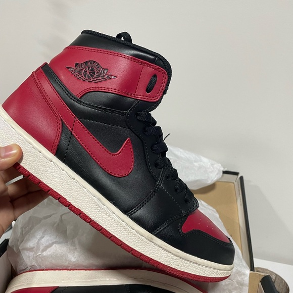 Jordan 1 bred Banned Mid Size 9.5 - Picture 5 of 9